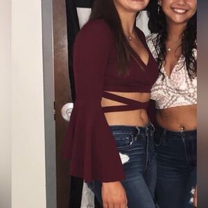 Tie front long sleeve crop top